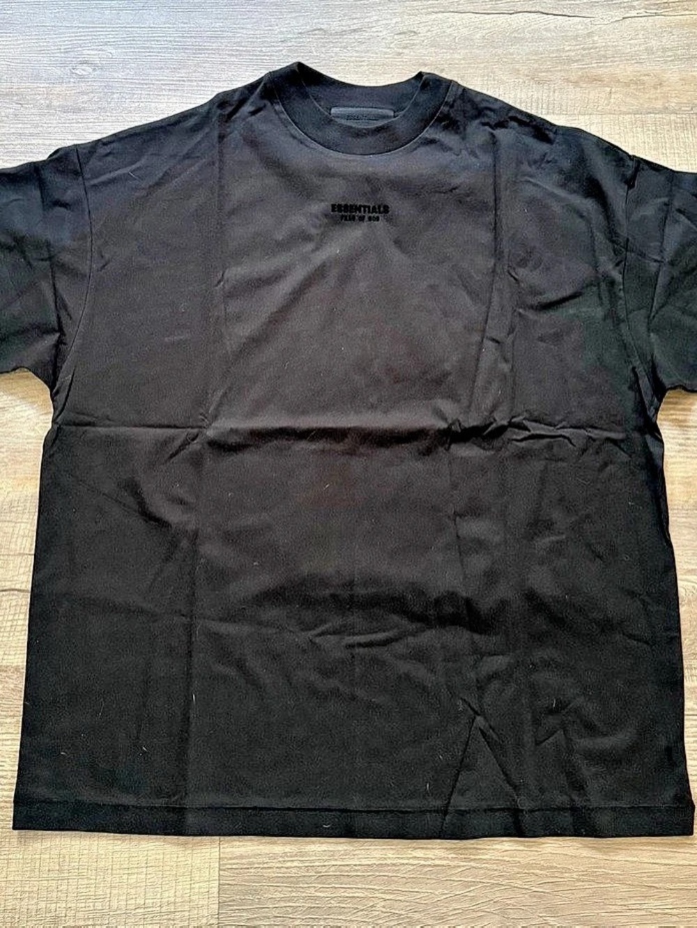 Fear of God Essentials Tee Core Short Sleeve Tee in Black Size Small